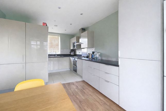 35 Hambrook Road, Snodland photo 3