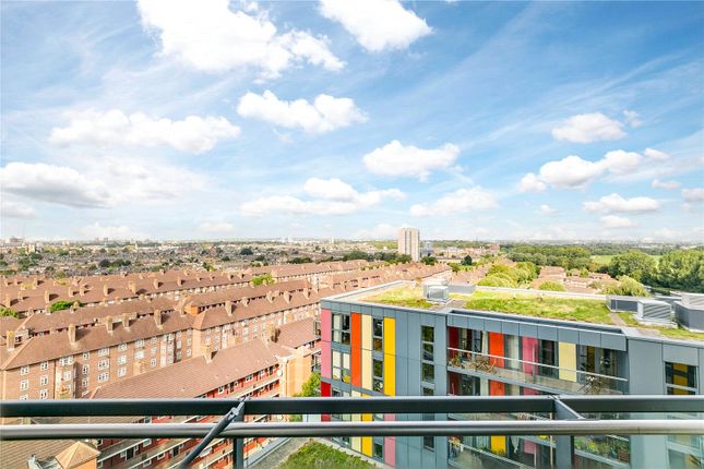 Flat to rent in Sky Apartments, Homerton Road