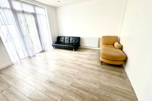 Brocket Way, Chigwell photo 2