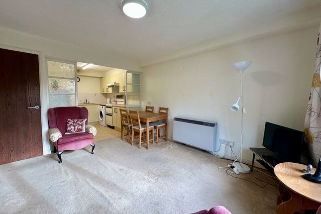 41 Allington Court Outwood Common Road, Billericay photo 4