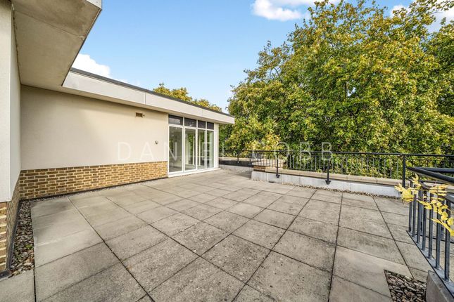 Flat 24, 216 Kennington Road, London photo 4