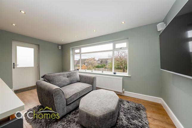 7 Reynolds Close, Bolton photo 4