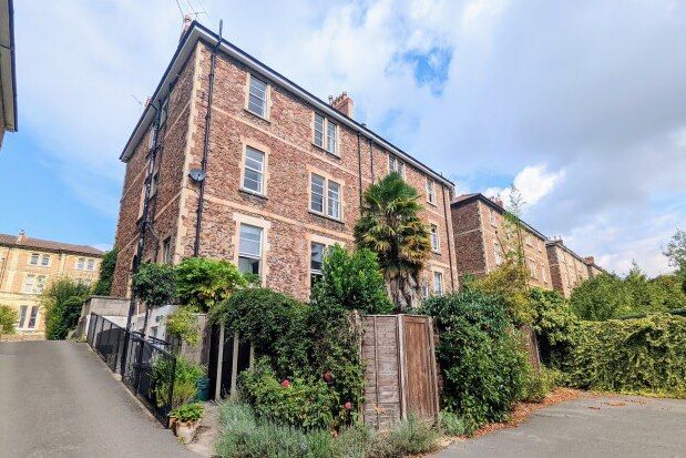 Flat to rent in 16 Apsley Road, Bristol