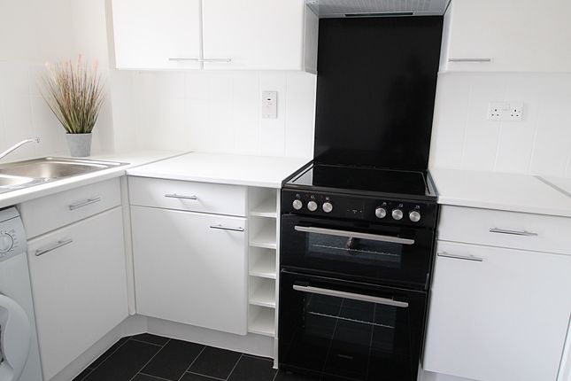 130, Copperfields, BASILDON photo 3