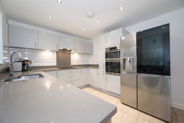 21 Mcpherson Place, Warrington photo 3