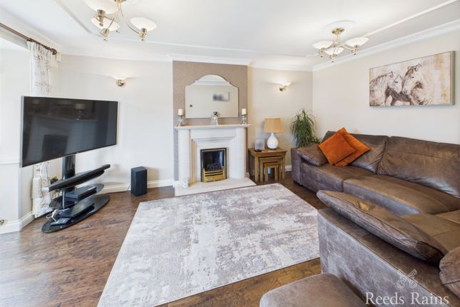 2, Cherry Tree Close, Hull photo 4