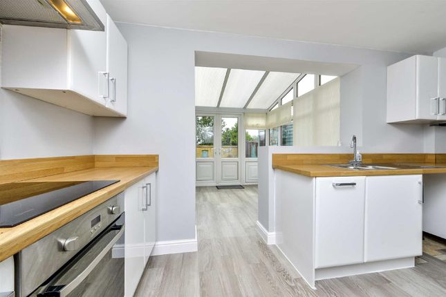 23, Churchill Way, Burton Latimer photo 3