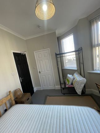 Shared accommodation to rent in Claremont Road, Rugby