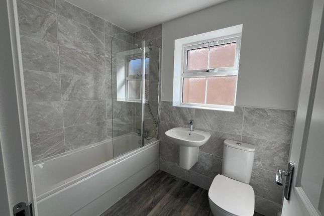 ., The Wansford, Ward Hills, Bridlington photo 4