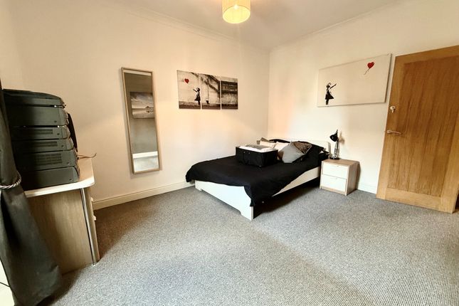 Room 2, Normanton photo 2