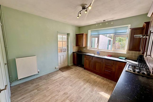 18, Rivermead Close, Gloucester photo 4