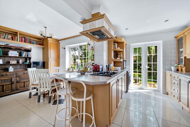 46, Ashbourne Road, London photo 4