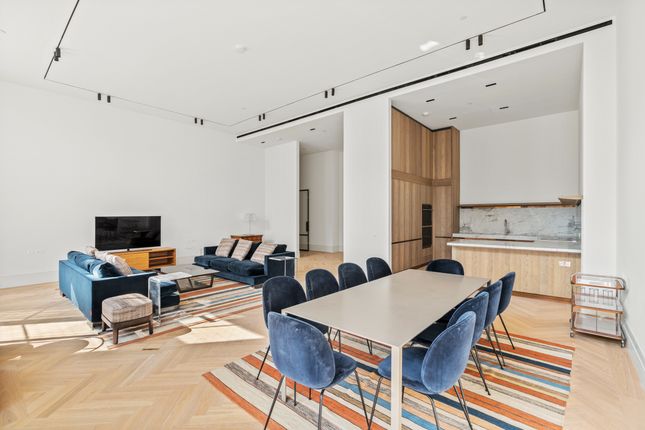 149, 149 Queensway, London photo 2