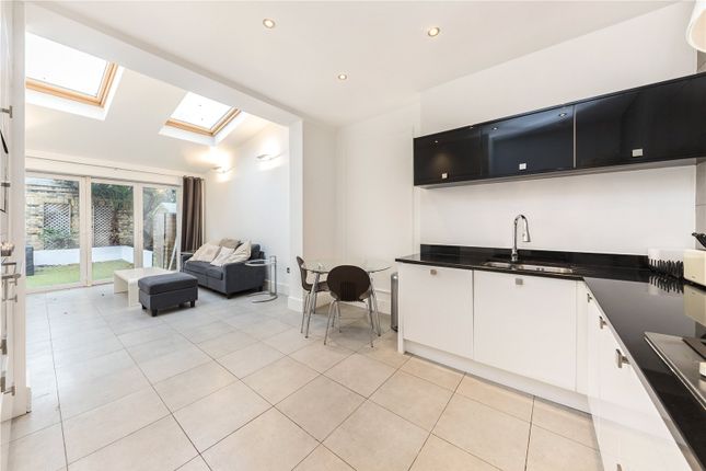 Flat for sale in Alderbrook Road, Nightingale Triangle, London