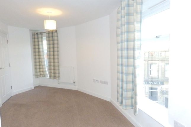 Flat 3, 8A, High Street, West Yorkshire photo 3
