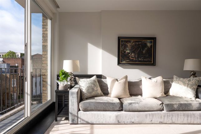 Flat for sale in Draycott Place, Chelsea