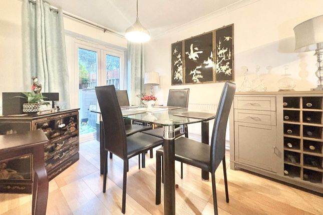 123, Sandy Hill Road, Surrey photo 4