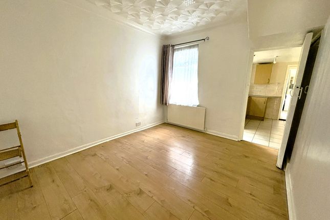 125, Clarence Street, Southall photo 3
