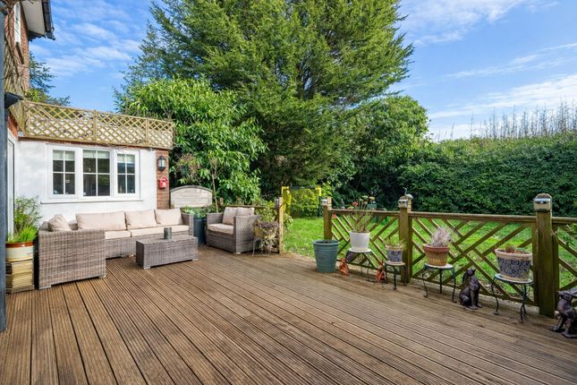 116 Three Bridges Road, Crawley photo 4