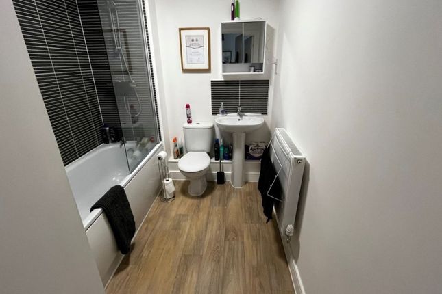 Flat for sale in Peckham Chase, Chichester