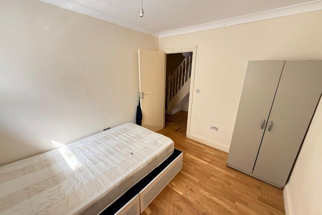 105, Tivoli Road , London photo 5