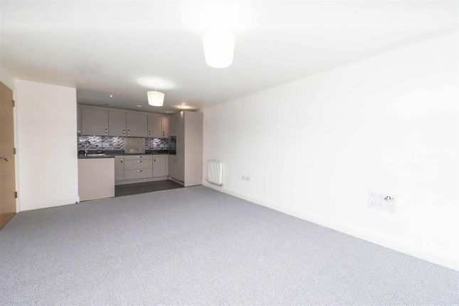 Flat 63, Walsham Court, Perkins Gardens, Ickenham photo 2