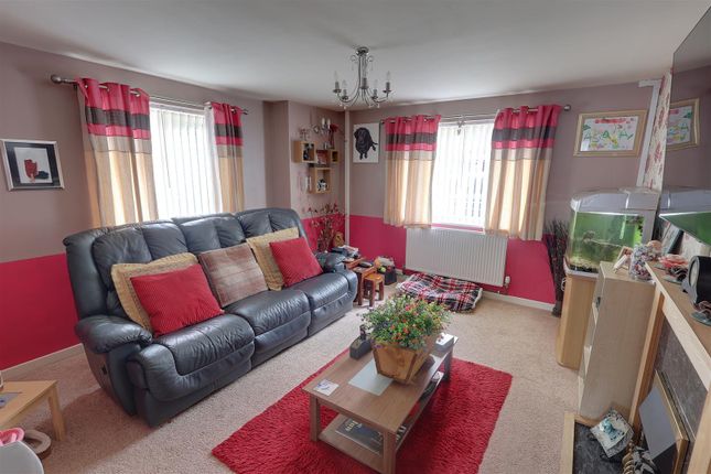 56, Glebe Road, Newent photo 3