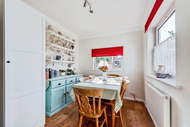 5, Berkeley Road, Thame photo 3