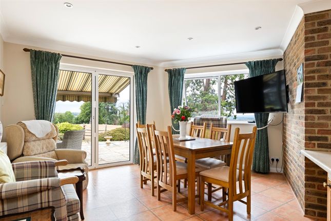 Maybury Farm, Breakfast Room
