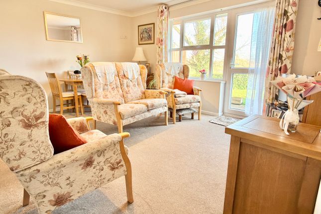 16, Shephard Mead, Tewkesbury photo 2