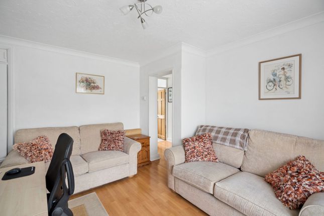 3 Enville House Otley Way, Watford photo 4