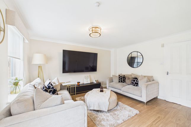 124 Philips Wynd, Hamilton photo 3