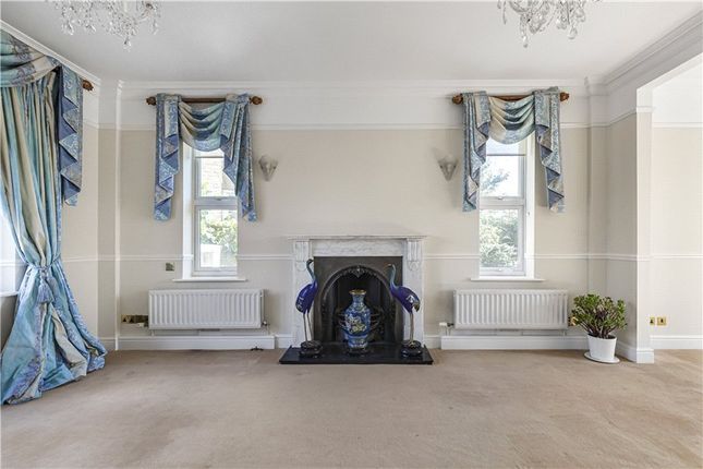 2, Devereux Lane, London photo 4