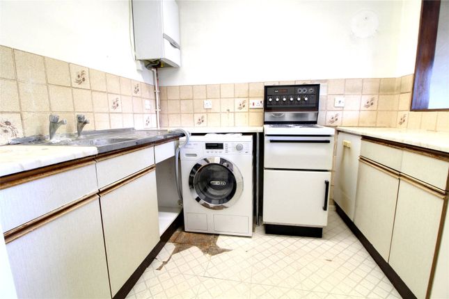 7, James Croft,, Graeme Road, Middlesex photo 4
