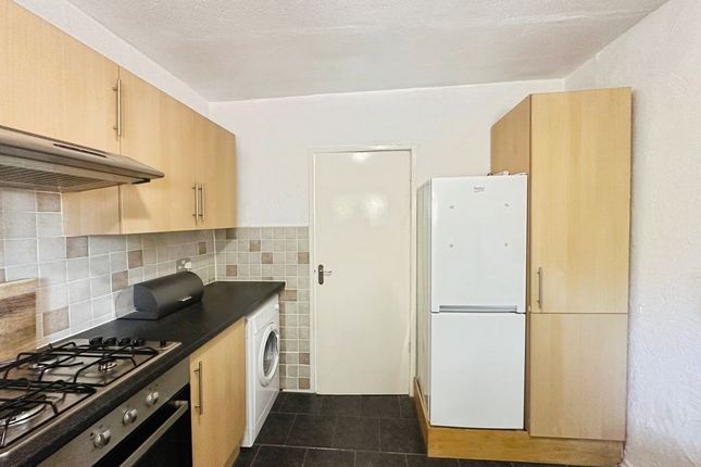 2, Welbeck Close, Manchester photo 4