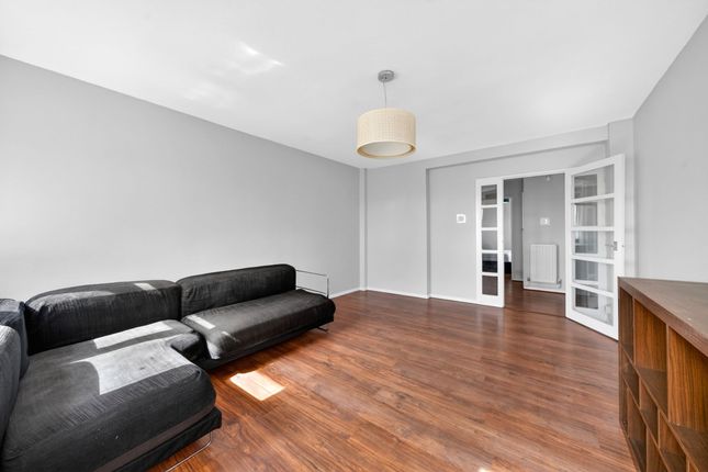 Flat 35, Kemp Court Hartington Road, London photo 4