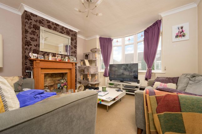 15, High Hill Avenue, Kettering photo 4