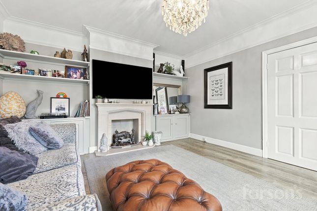 5 Doddinghurst Road, Brentwood photo 4