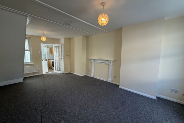 83, Dover photo 2