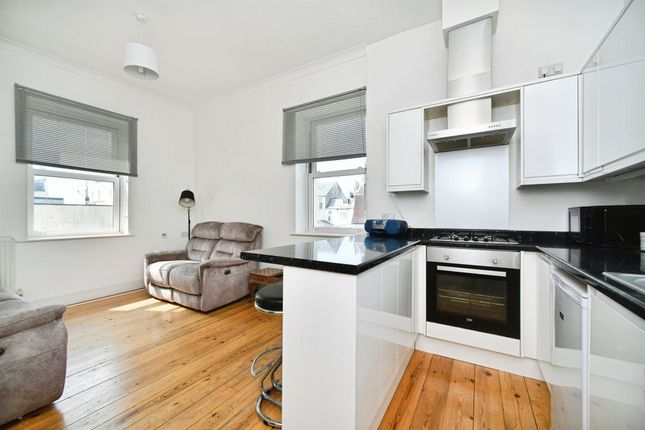 2-bed flat on Flat 10, 7, Lower Rock Gardens, Brighton, £280,000