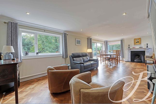 Curacao Ray Park Road, Maidenhead photo 3