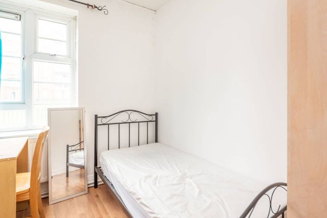 Flat for sale in Clarence Way, Camden, London
