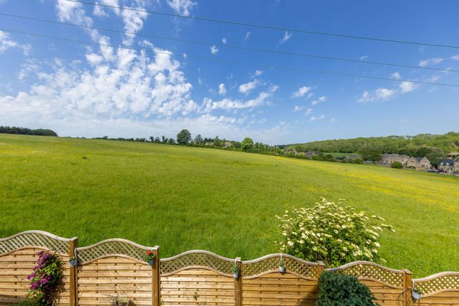 7 Shepherds Way, Cheltenham photo 4