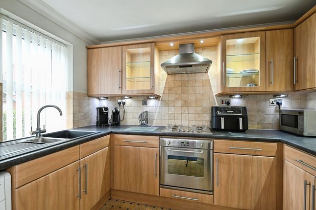 20, Wadham Place, SITTINGBOURNE photo 3