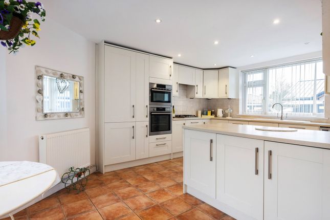 72, Albemarle Gate, Cheltenham photo 4