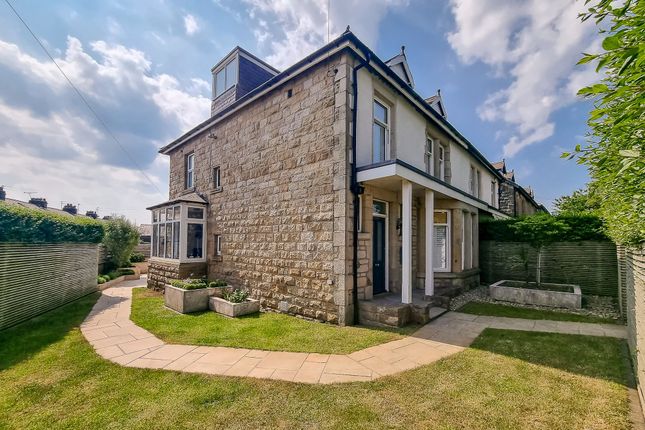 14 Hookstone Road, Harrogate photo 4
