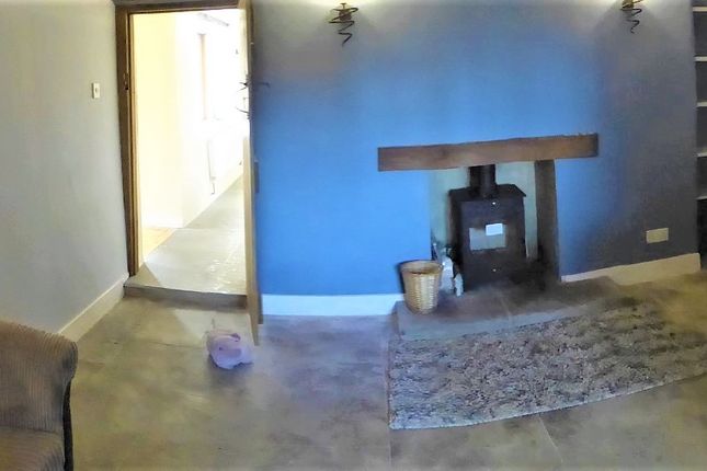 Country house to rent in Blacksmiths Lane, Eydon