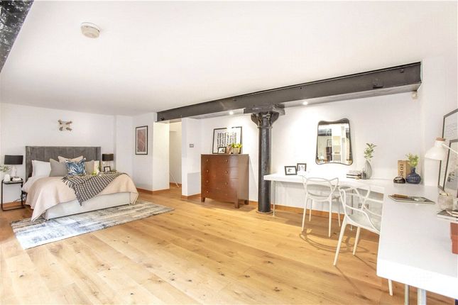 Flat 2, 19-20, Dufferin Street, London photo 3