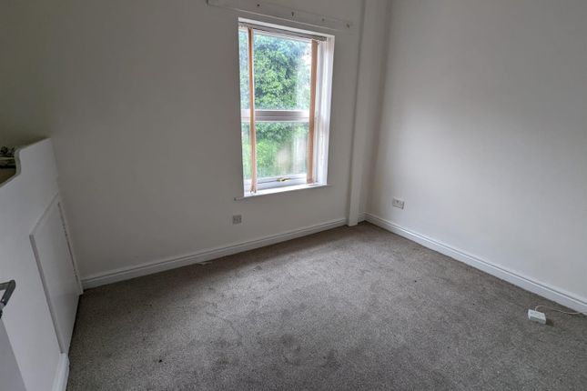 2-bed house on 1, Currier Lane, Ashton-Under-Lyne, £950/mo