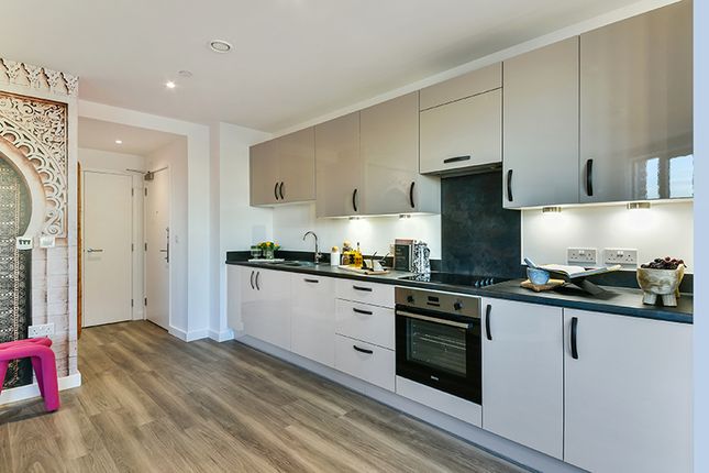 Thumbnail Flat for sale in South Way, Wembley